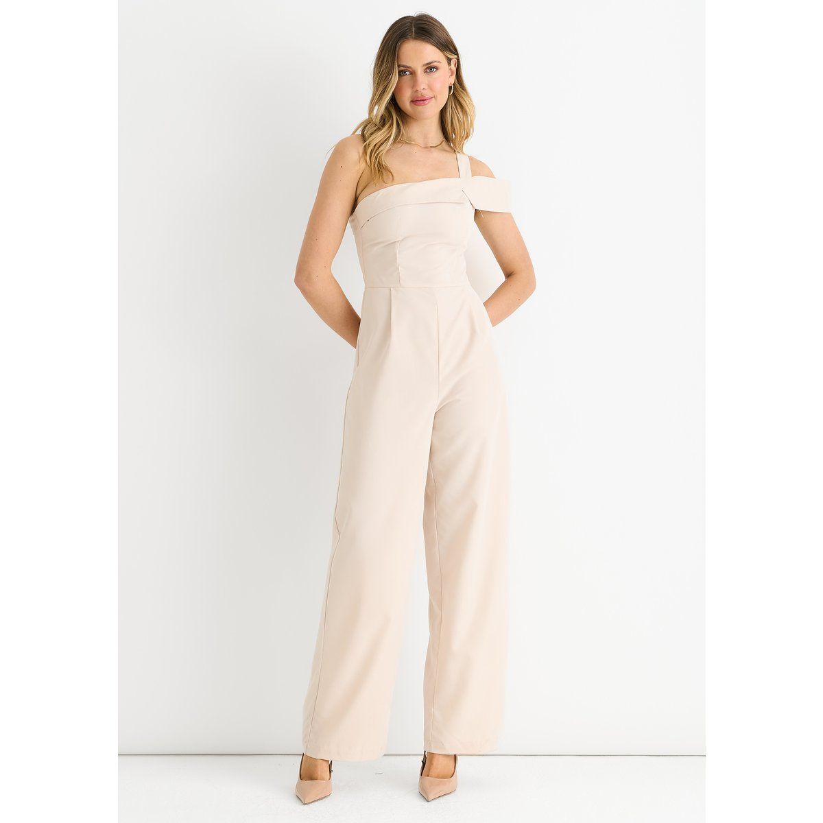 Eleganter One-Shoulder-Overall mit weitem Bein