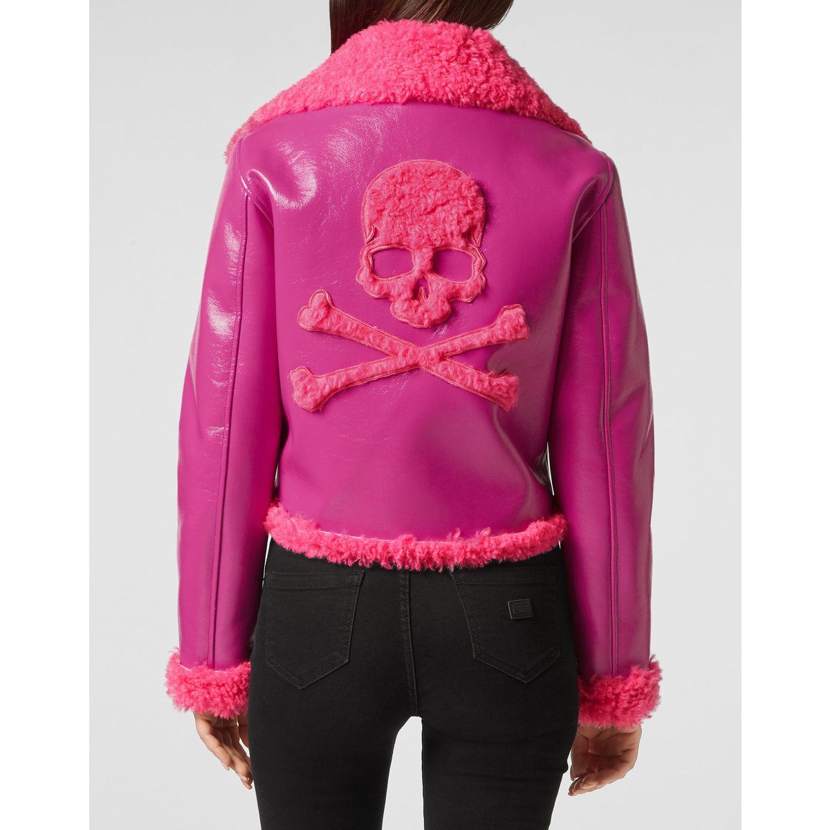 Bikerjacke mit Totenkopf-Motiv aus Kunstfell