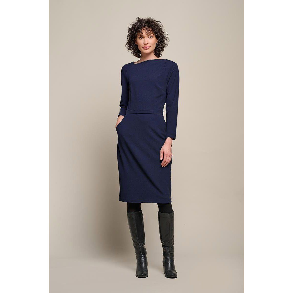 Drapiertes Kleid mit asymmetrischem Ausschnitt
