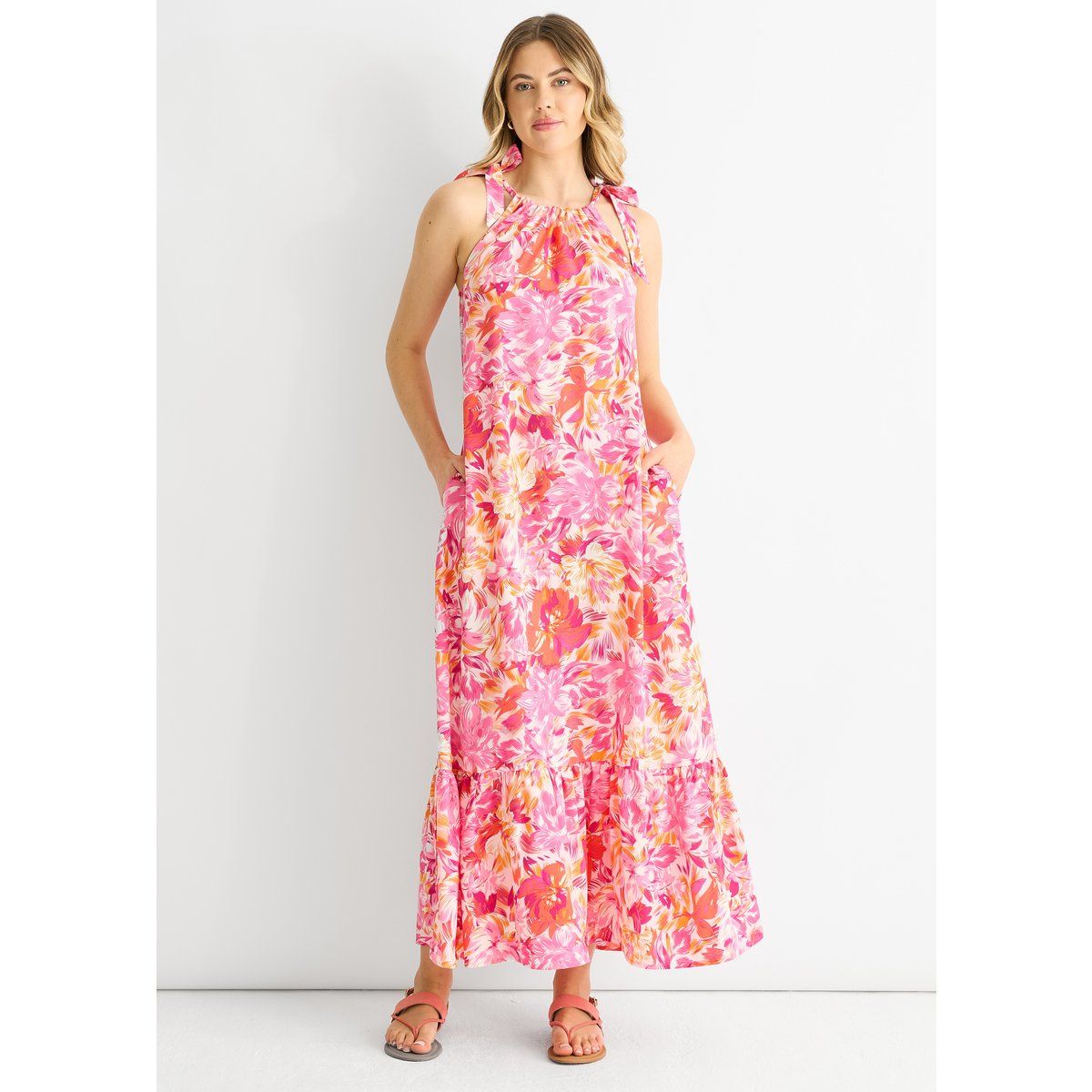 Gestuftes Maxikleid mit Blumenmuster