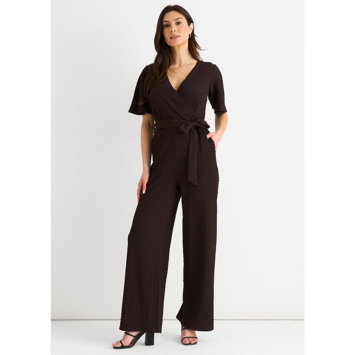 Strukturierter Wickel-Overall mit weitem Bein