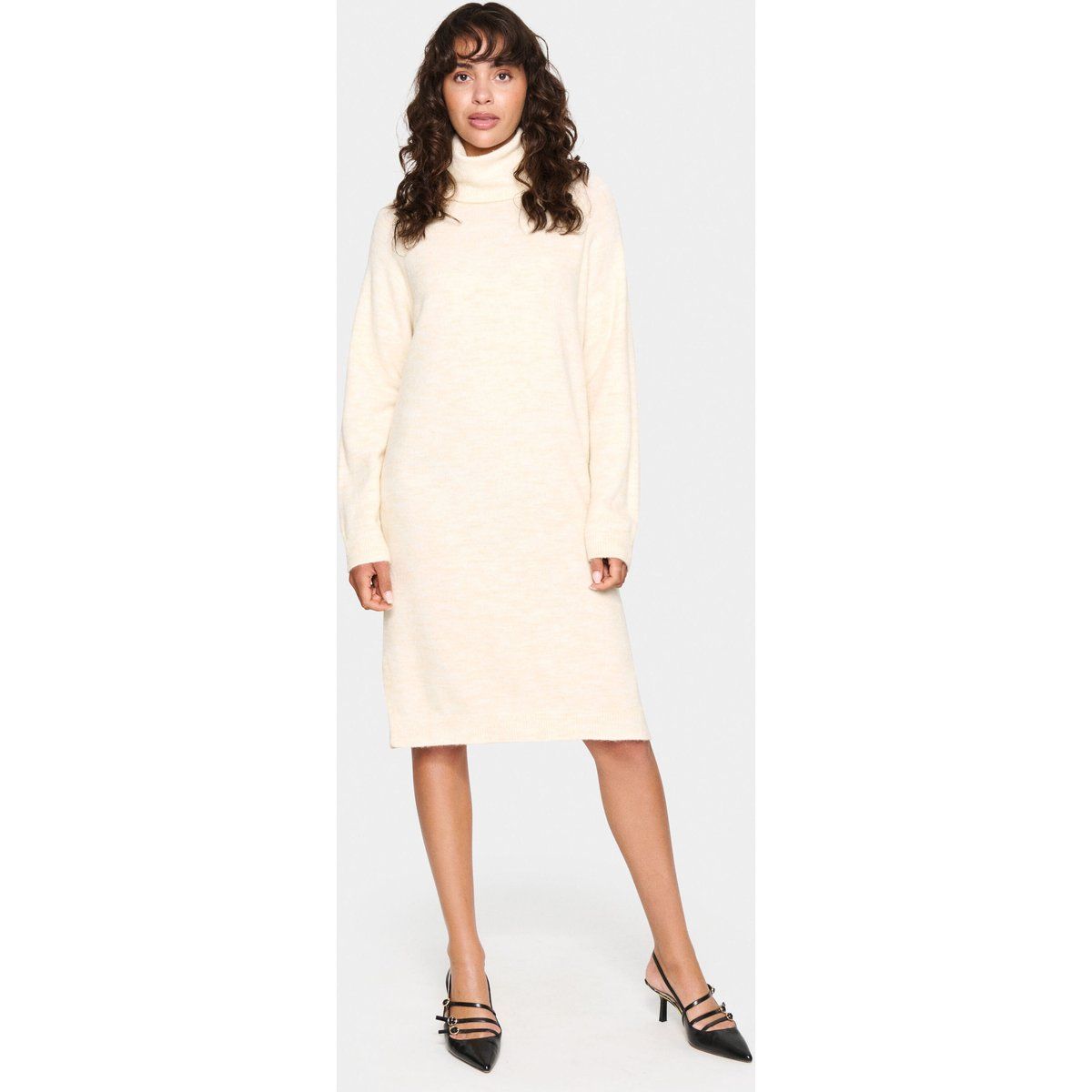 Gemütliches Strick-Midikleid mit Rollkragen