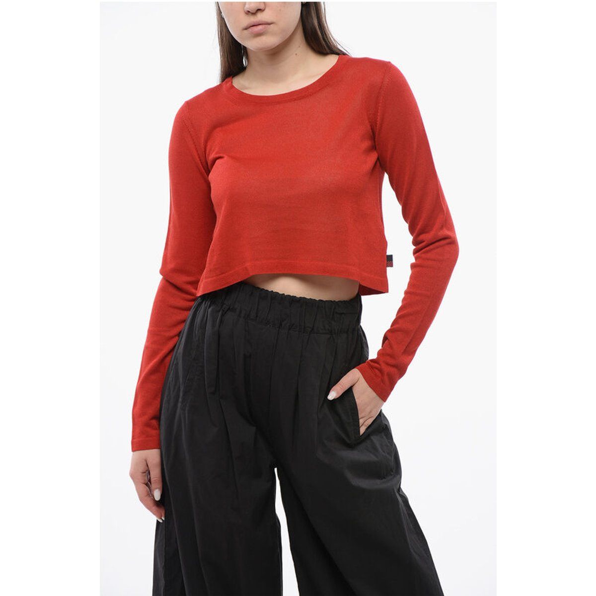 Kurzer Feinstrick-Pullover mit Rundhalsausschnitt