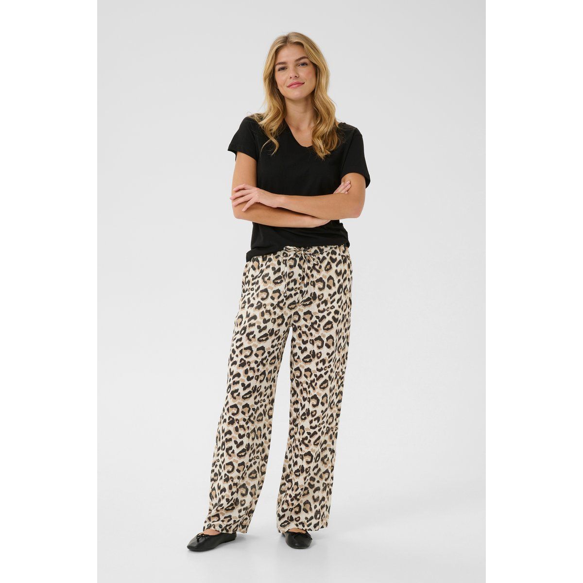 Entspannte Leinenhose mit Leopardenmuster