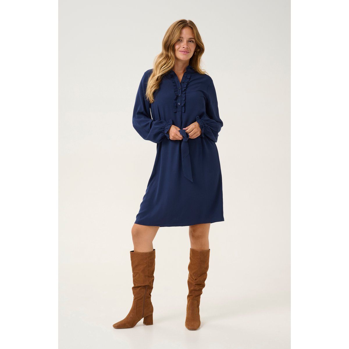 Feminines Kleid mit Rüschendetails