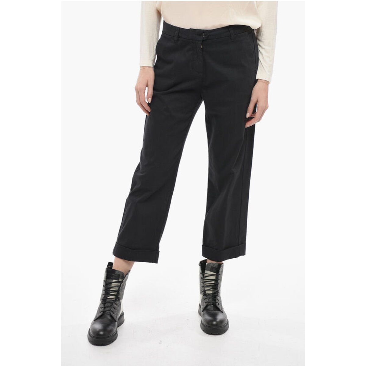 Lockere verkürzte Chino-Hose