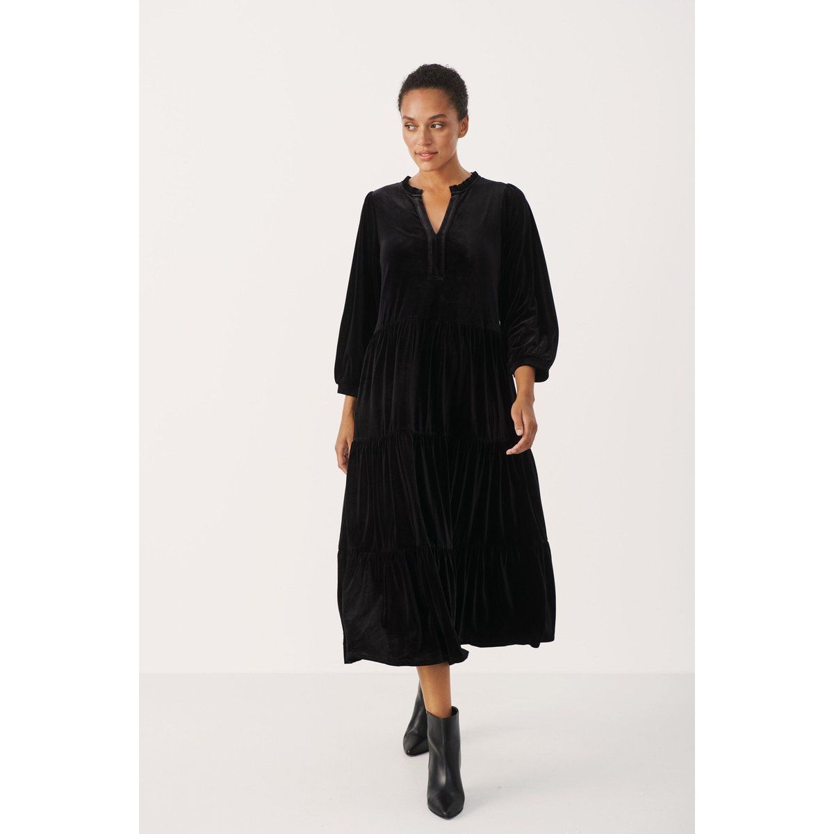 Gestuftes Midi-Samtkleid in Relaxed Fit