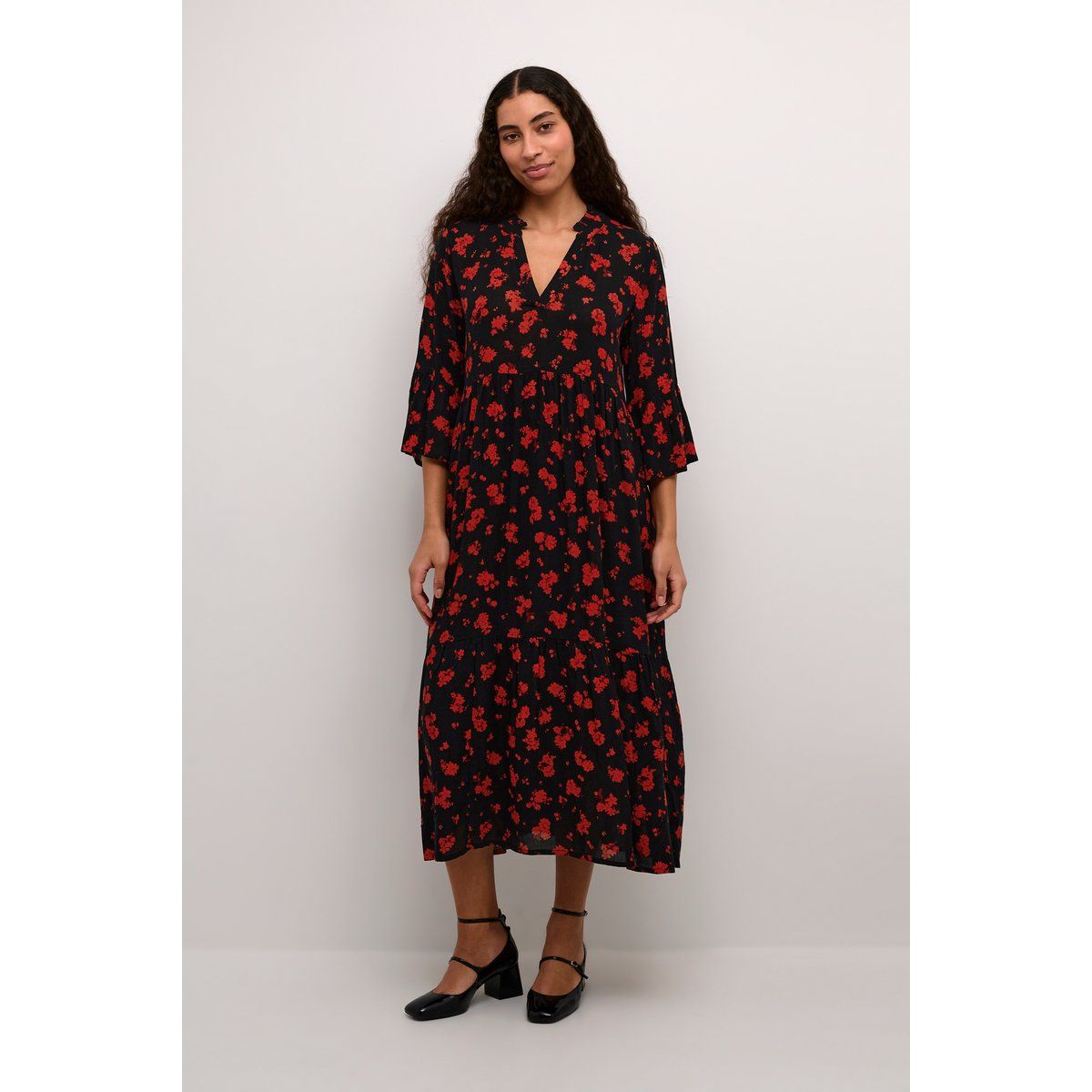 Luftiges Midi-Stufenkleid mit Blumenmuster