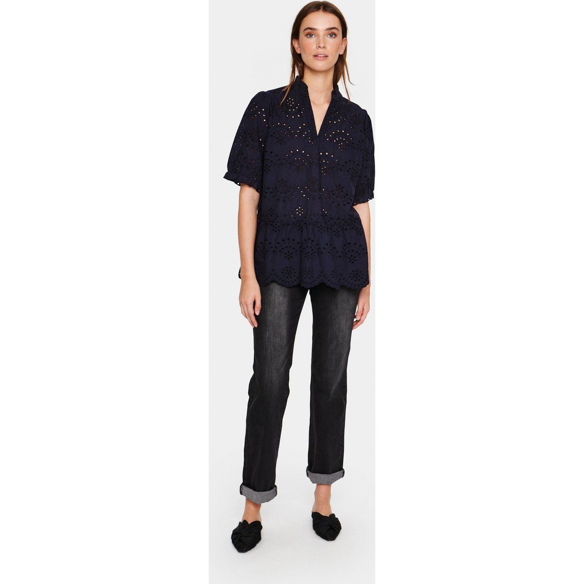 Baumwollbluse mit Lochstickerei und Schößchen