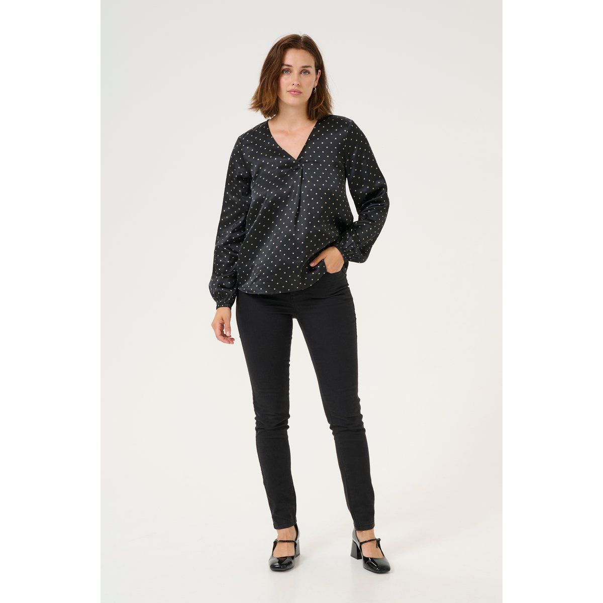 Satinbluse mit Polka-Dots und V-Ausschnitt