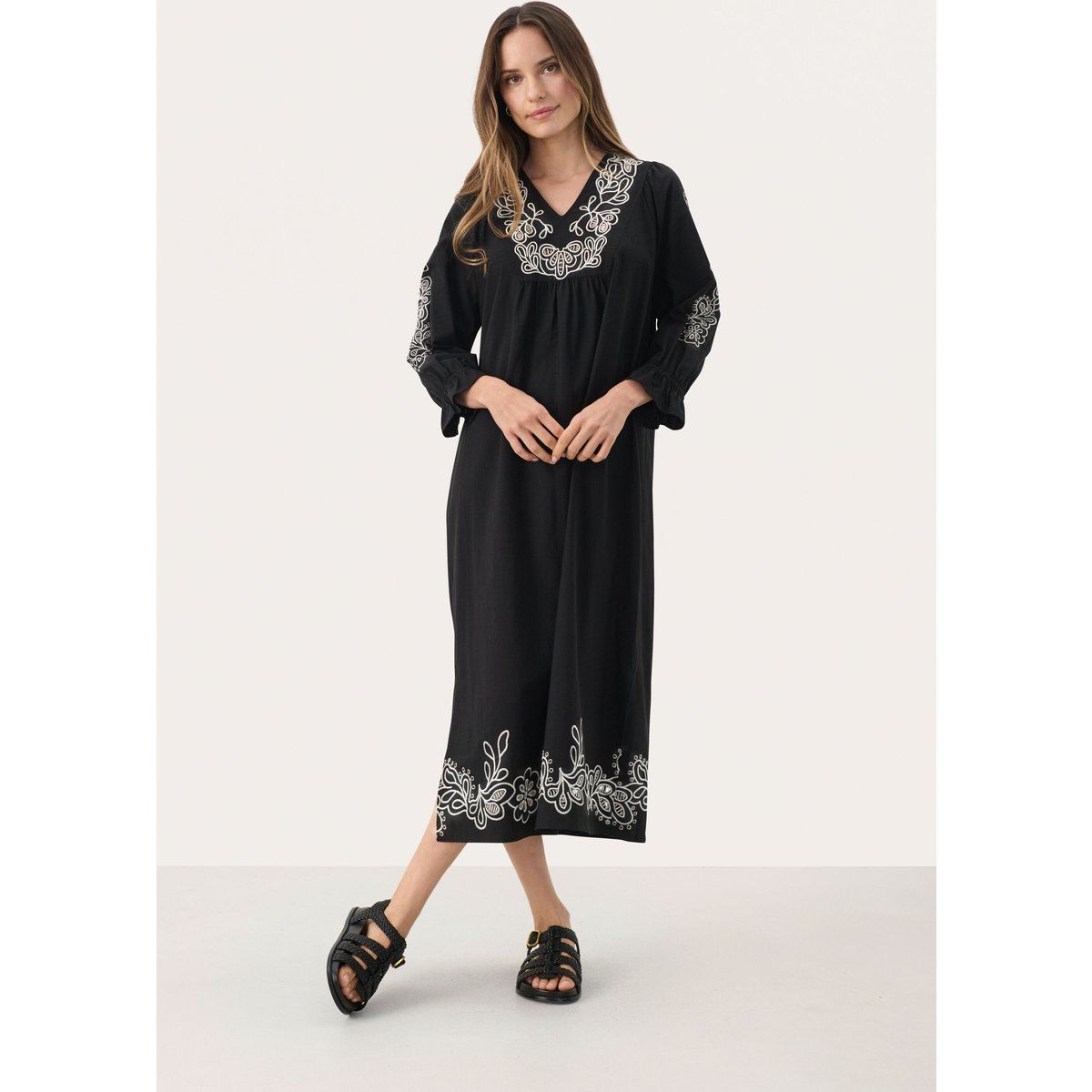 Besticktes Midikleid mit gerader Passform
