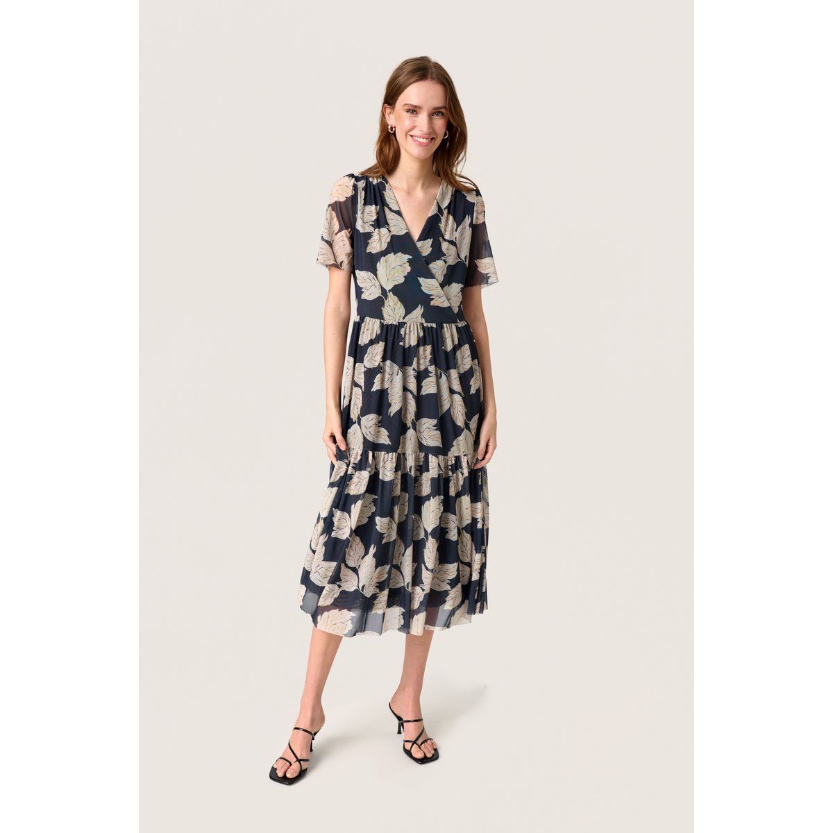 Midi-Kleid mit Blattmuster und Volants
