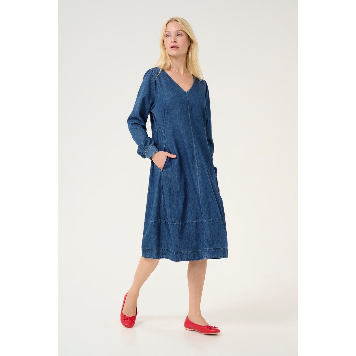Lockeres Denim-Midikleid