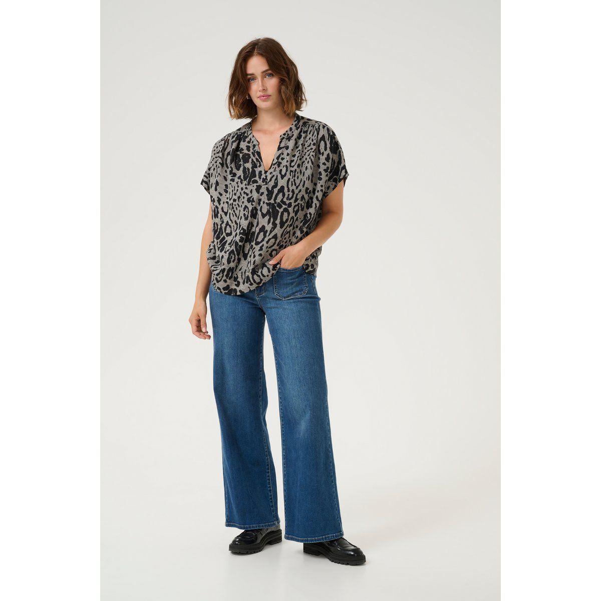 Locker geschnittene Bluse mit Leopardenmuster