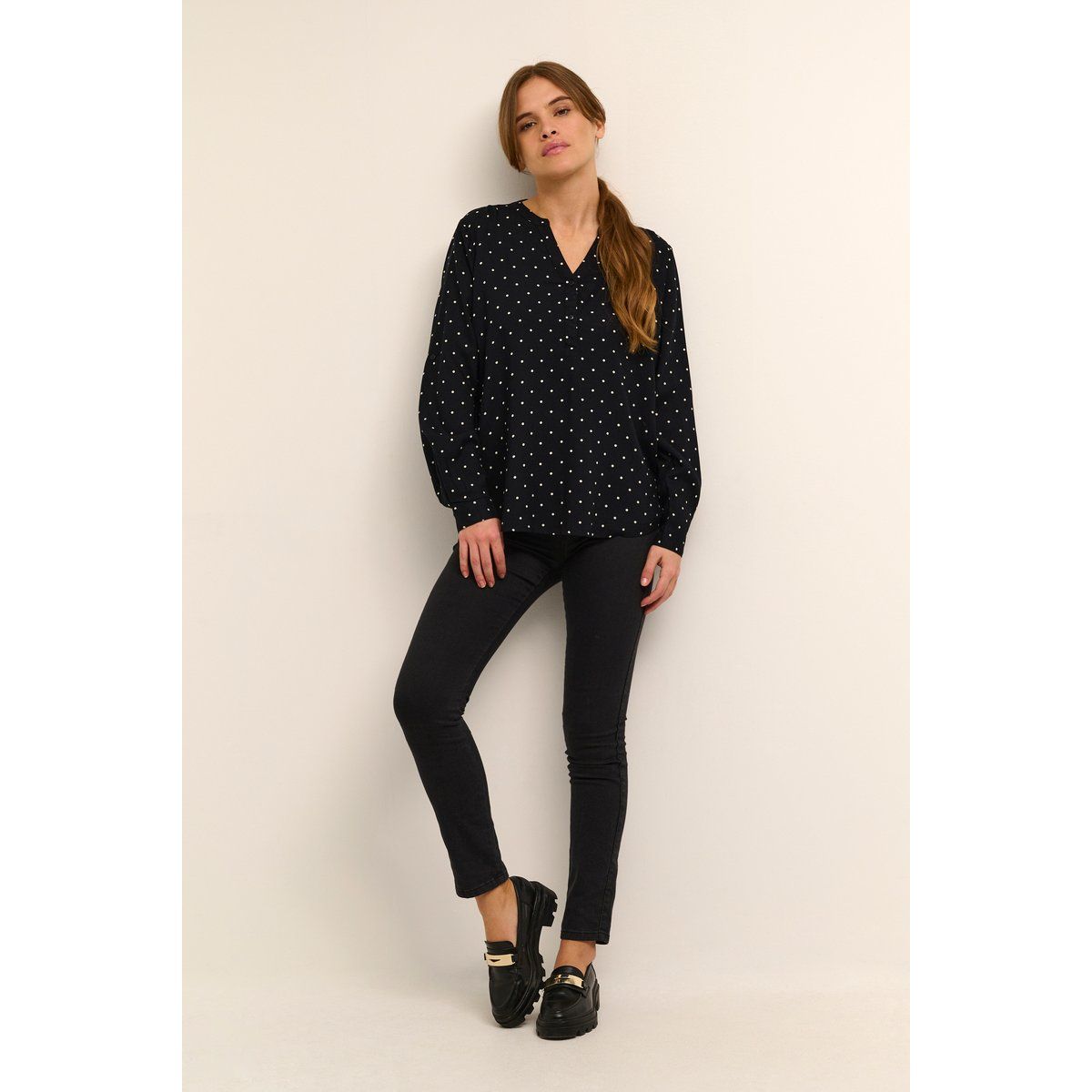 Langärmelige Bluse mit Punktemuster