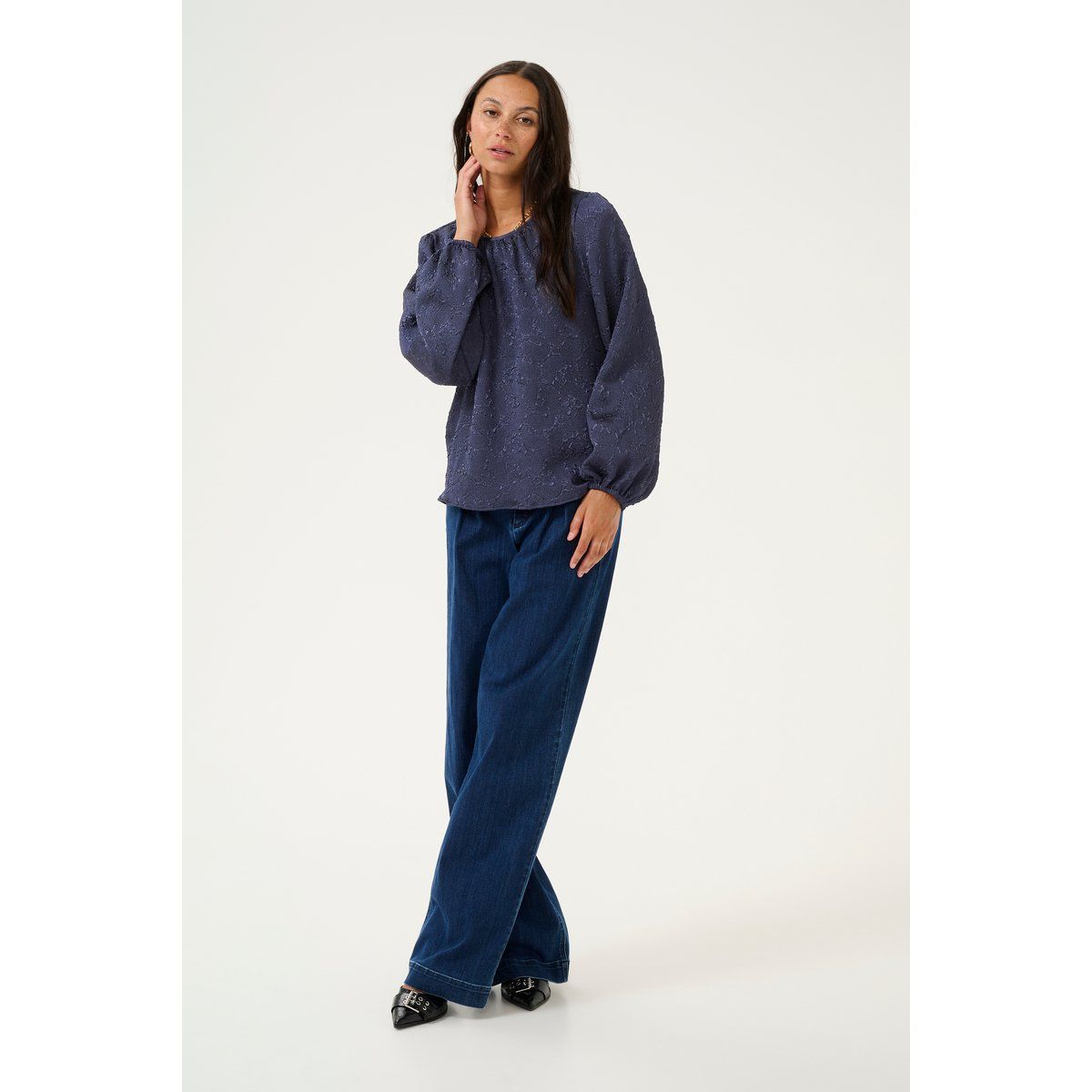 Texturierte Bluse mit gerafftem Ausschnitt