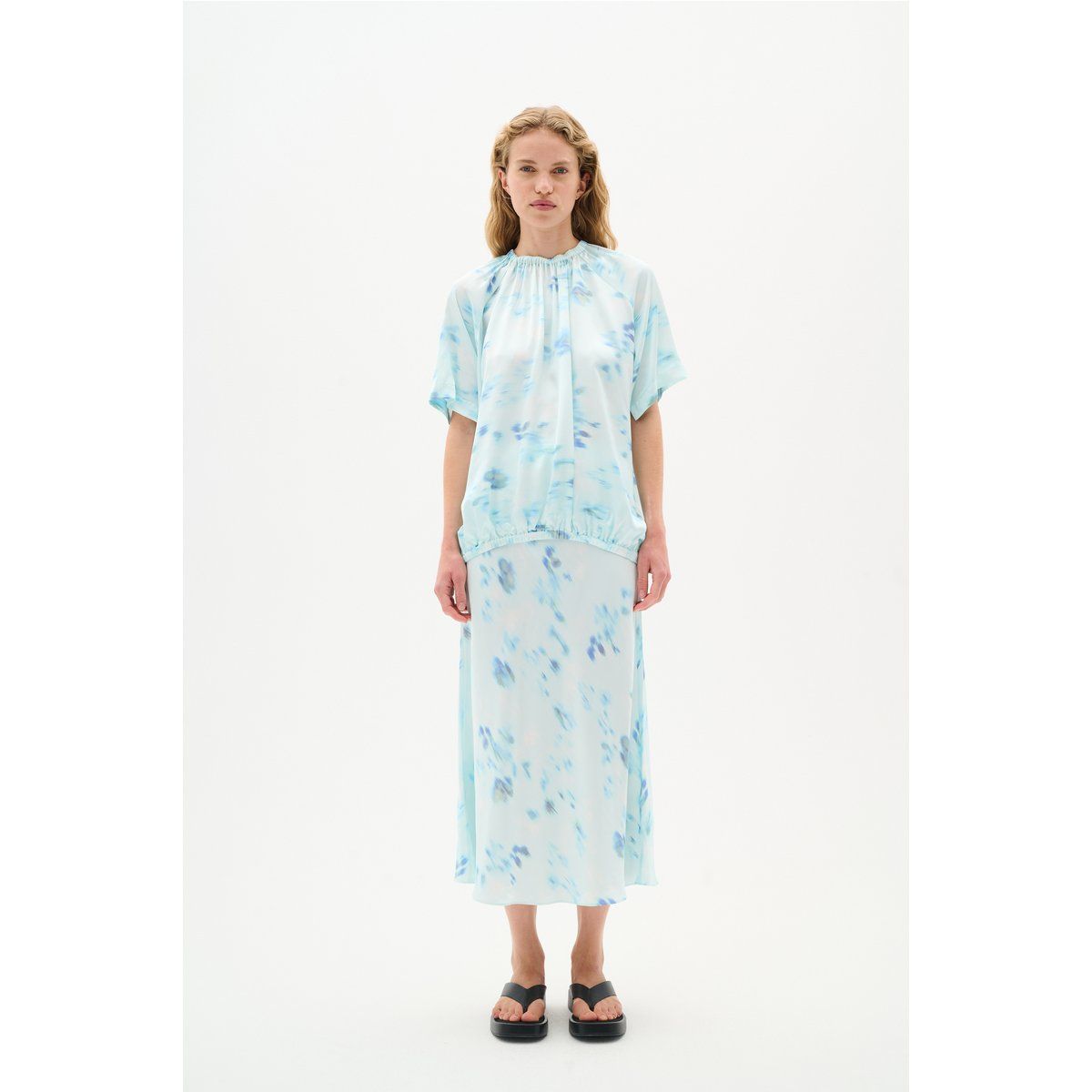 Floral bedruckte Bluse mit Raffung