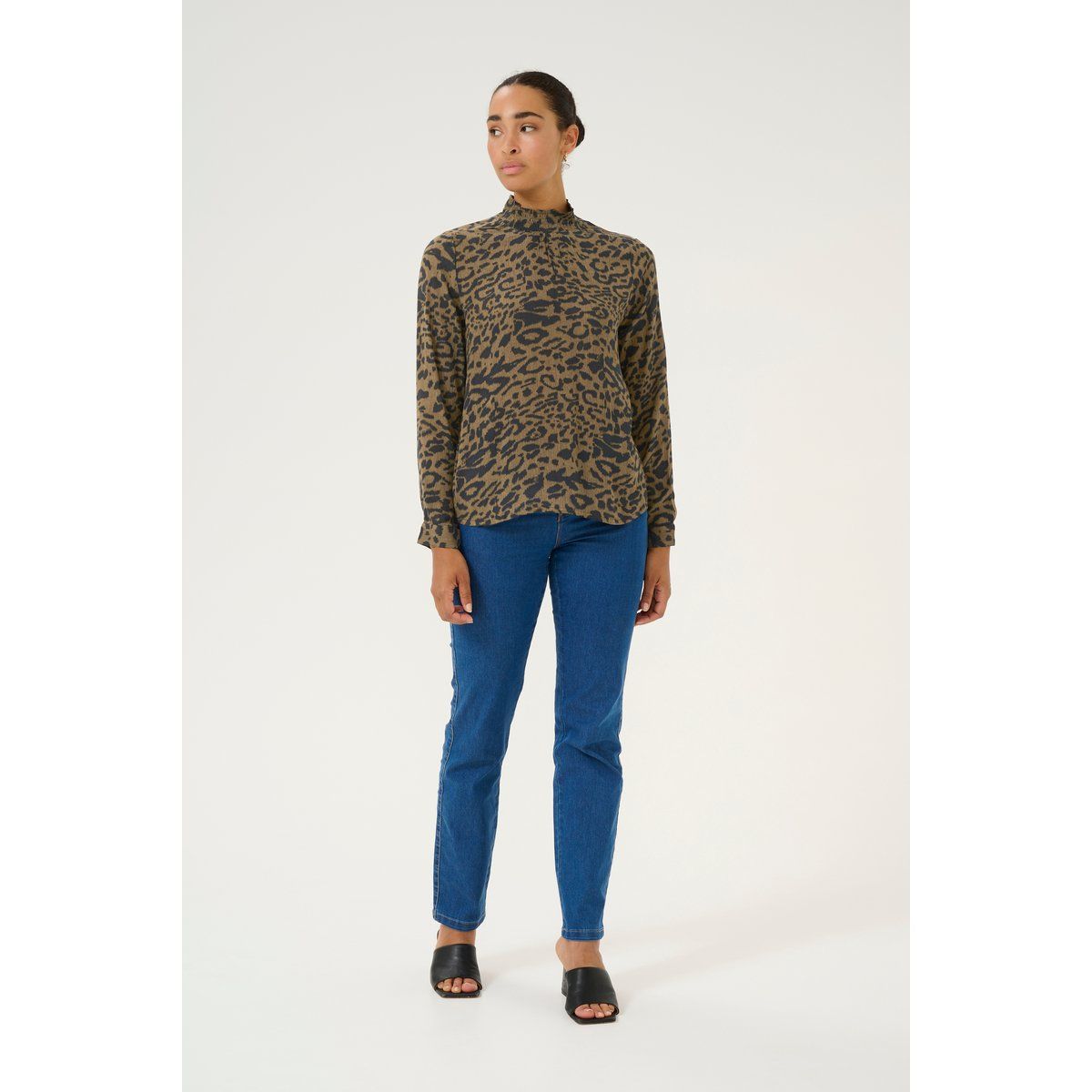 Leo-Print Bluse mit Stehkragen