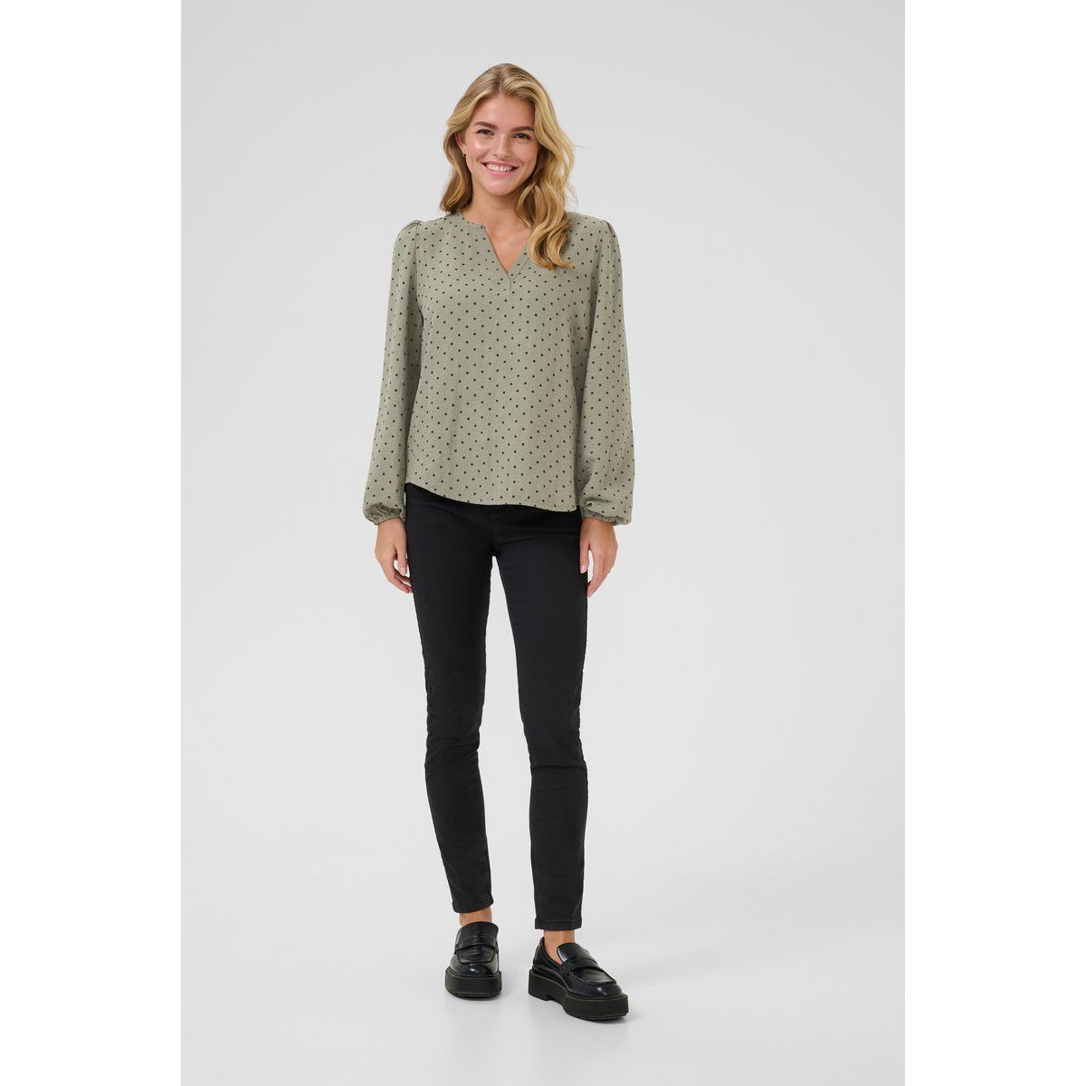 V-Ausschnitt-Bluse mit Punktemuster