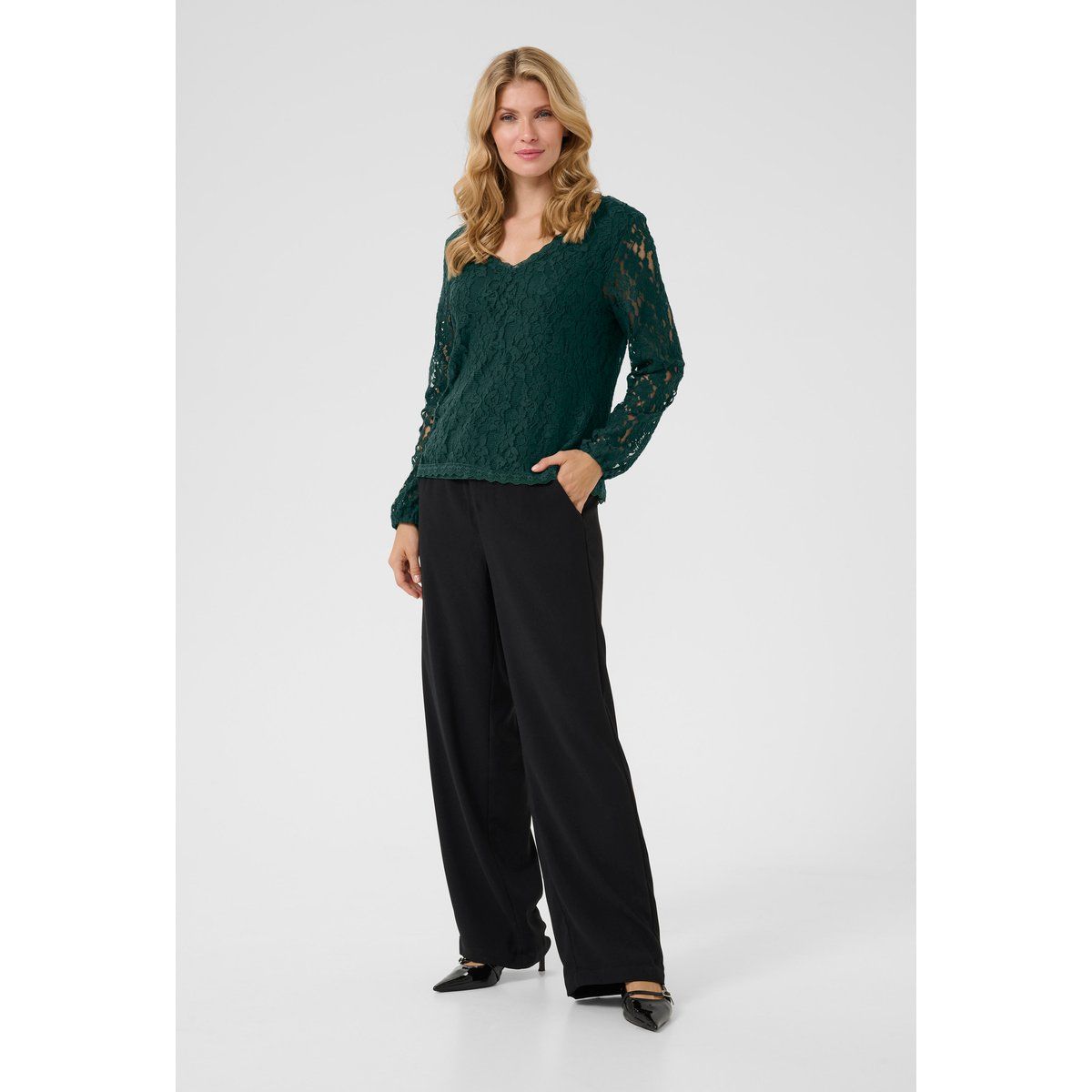Elegante Bluse aus floraler Spitze