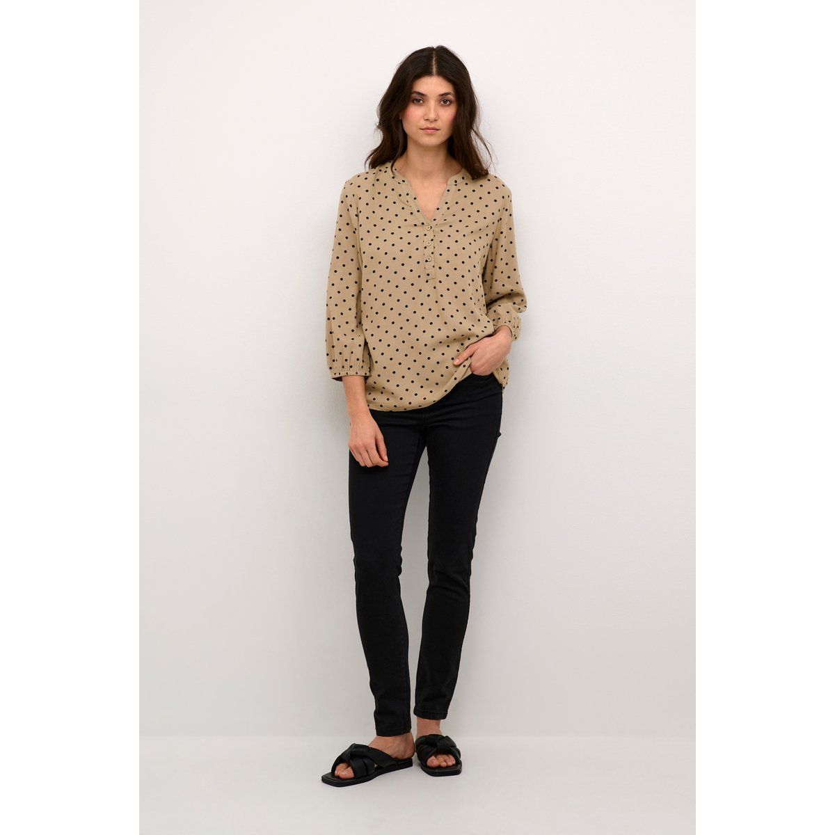 Gepunktete Bluse mit Leinenanteil