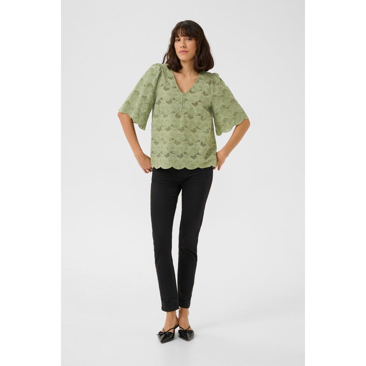 Lochstickerei-Bluse aus Baumwolle mit Wellensaum