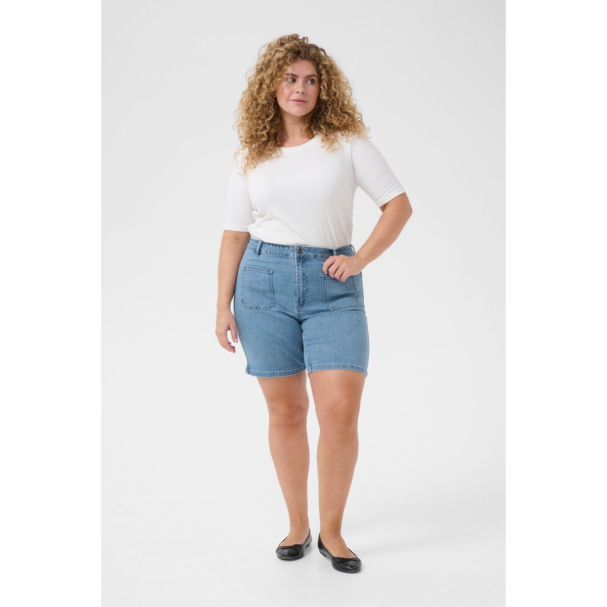 Gerade Denim-Shorts mit hoher Taille