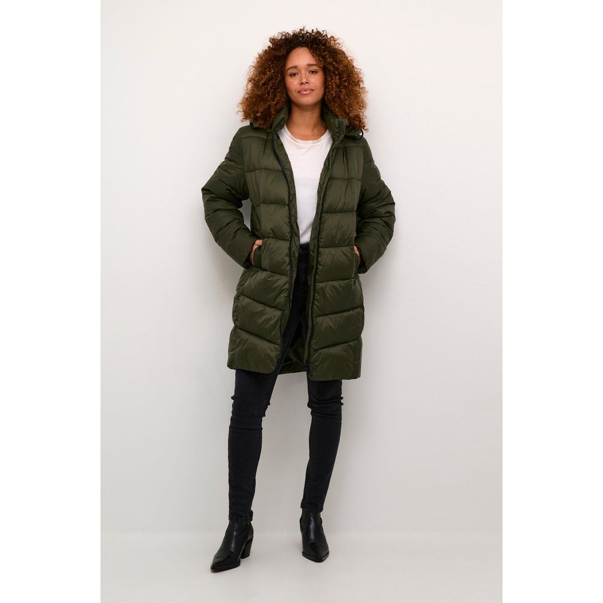 Lange Steppjacke mit Kapuze