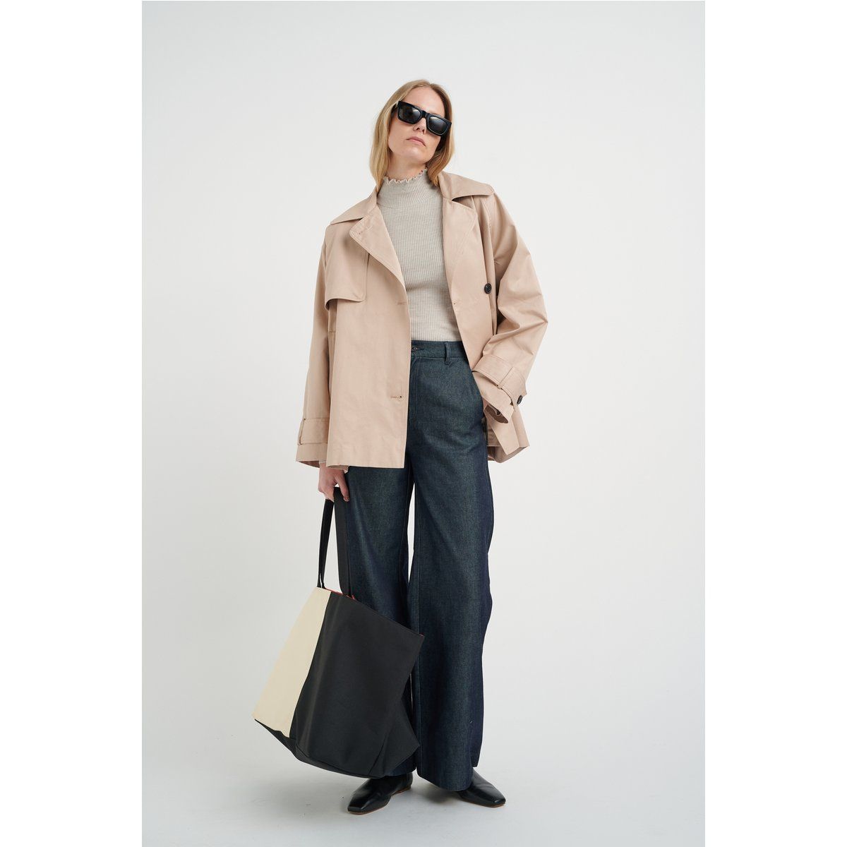 Kurze Oversized-Jacke im Trenchcoat-Stil