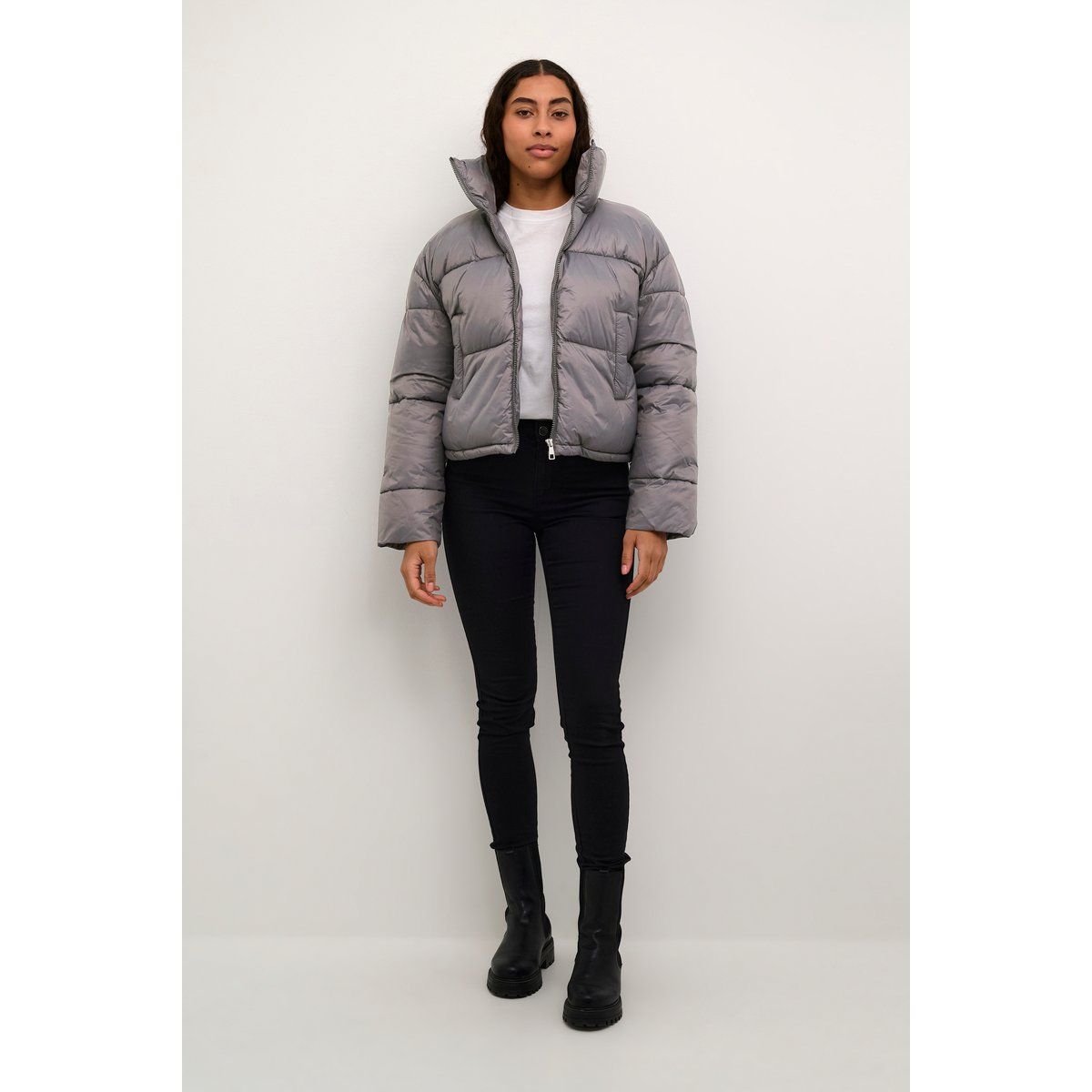 Kurze Steppjacke im Regular Fit