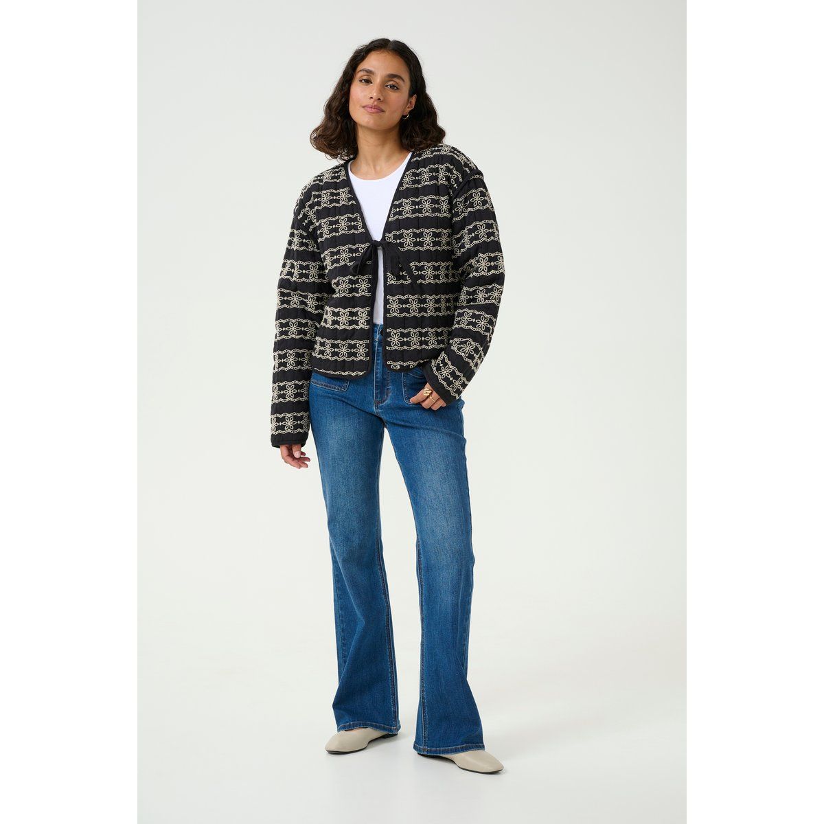 Bestickte gesteppte Baumwolljacke mit Schleife