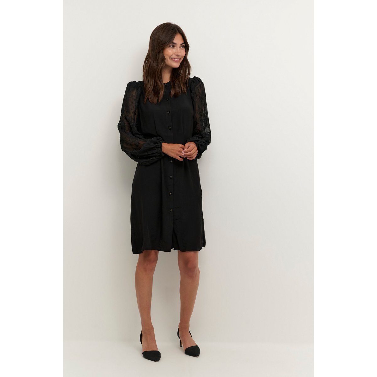 Knopf-Kleid mit Spitzenärmeln