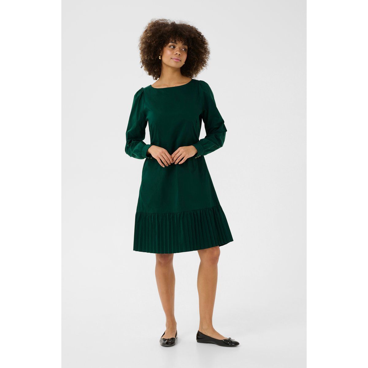 Langärmeliges Kleid mit Plissee-Saum