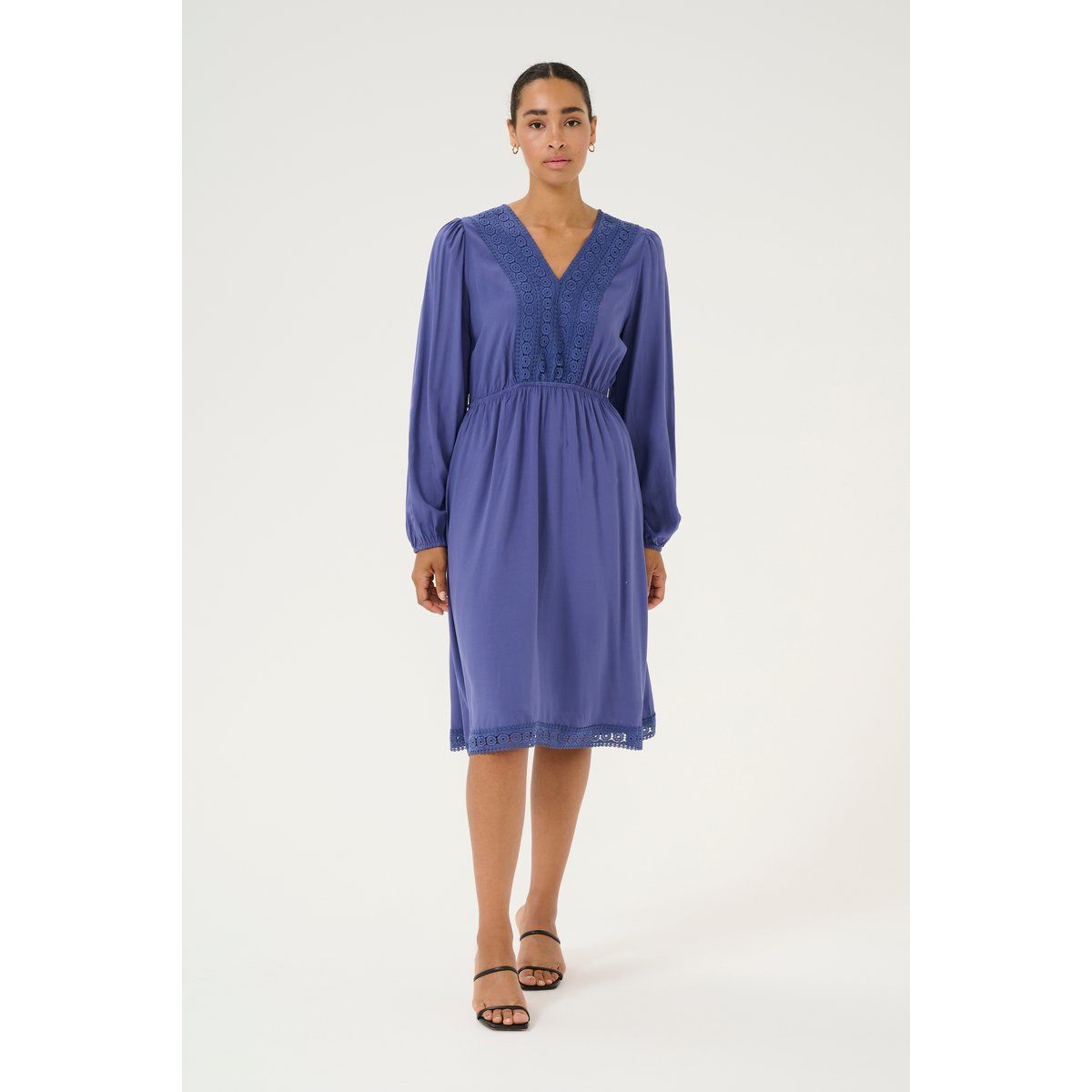 Midi-Kleid mit Spitzenbesatz im Boho-Stil
