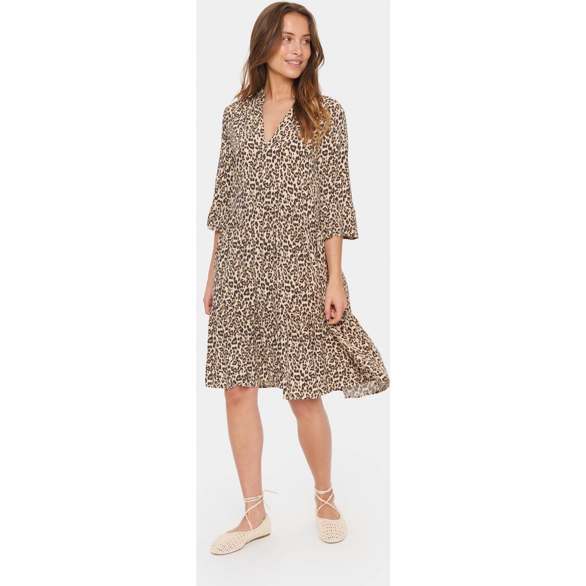 Gestuftes V-Ausschnitt Kleid mit Leopardenmuster