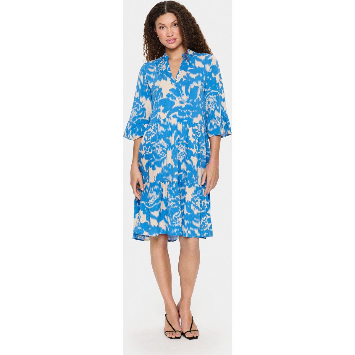 Fließendes Stufen-Midikleid mit Blumenprint