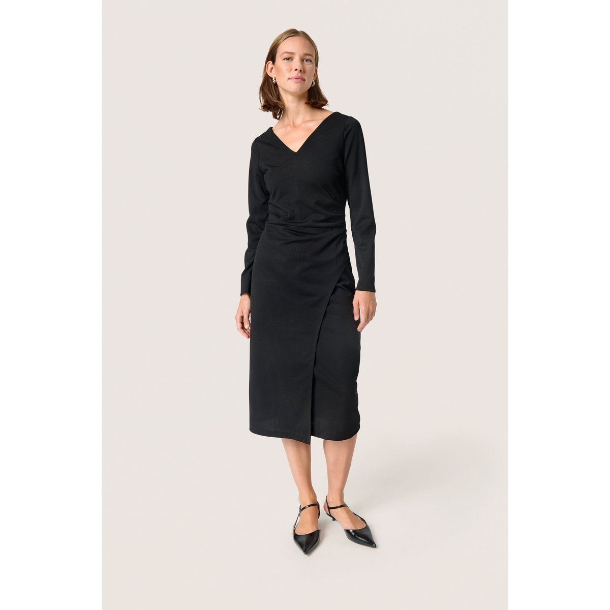 Langärmeliges Midi-Jerseykleid mit Raffungen