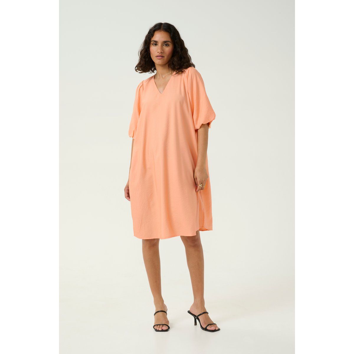 Minimalistisches A-Linien-Kleid mit V-Ausschnitt