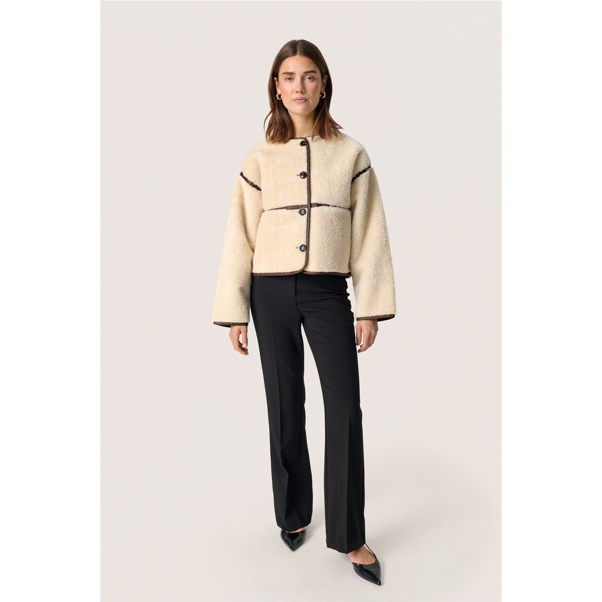 Gerade geschnittene Lammfelloptik-Jacke