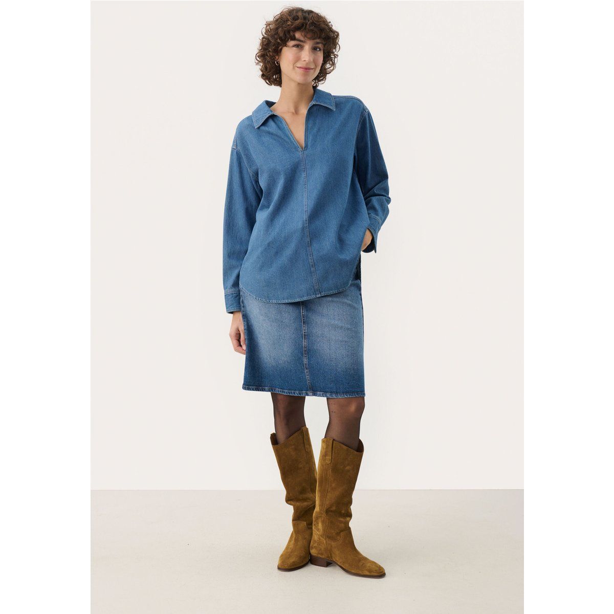 Oversize-Denim-Hemd mit V-Ausschnitt