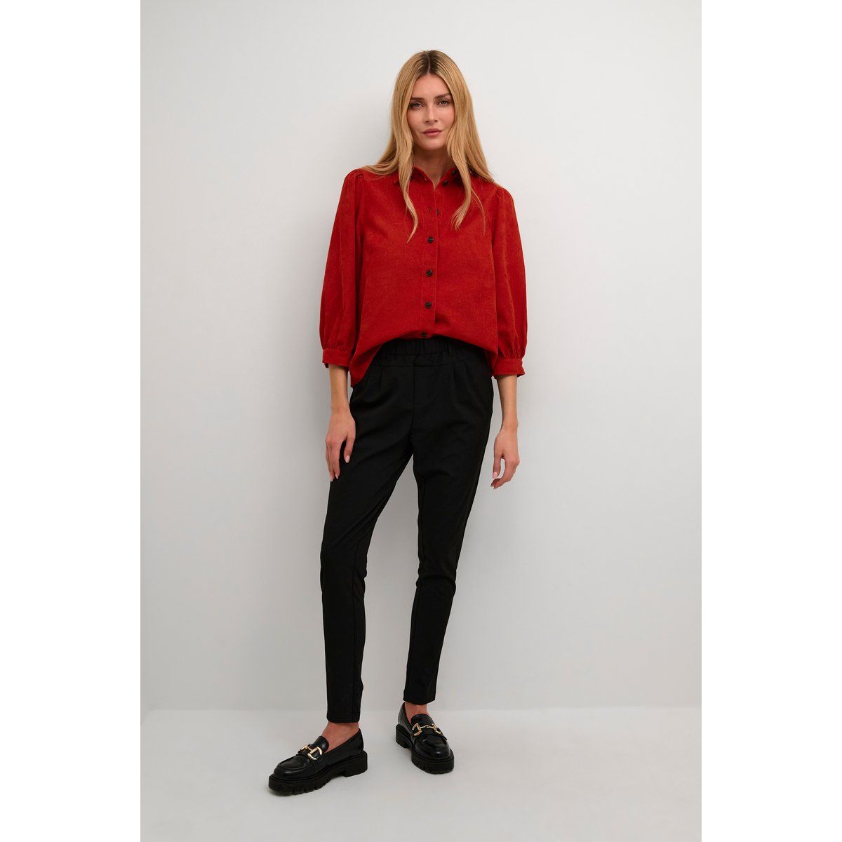 Cordbluse mit Puffärmeln