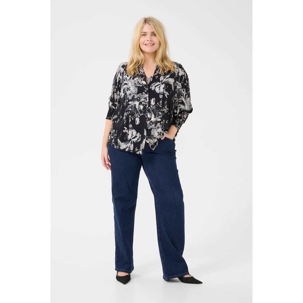 Bluse mit künstlerischem Blumenmuster