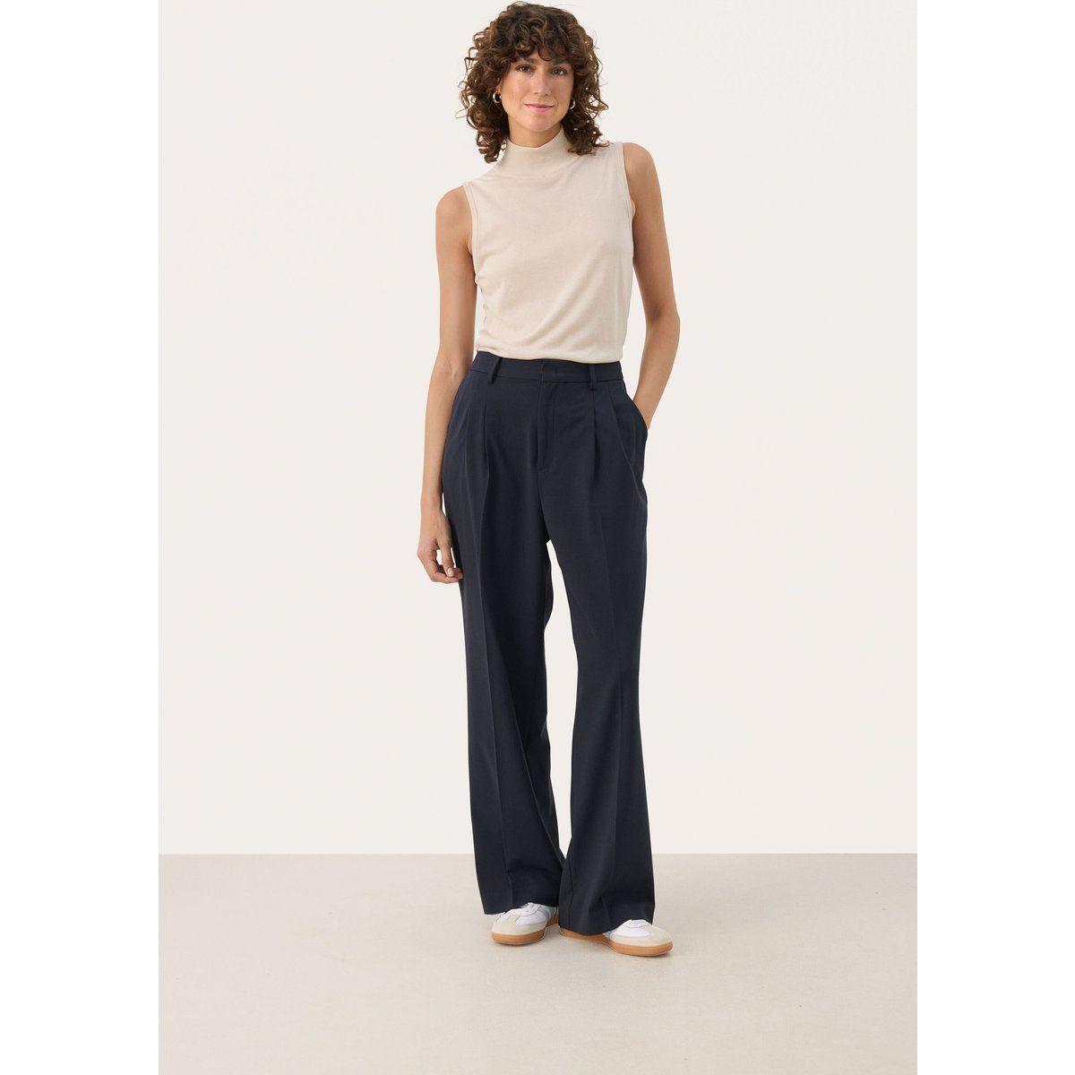 Elegante weite Bundfaltenhose