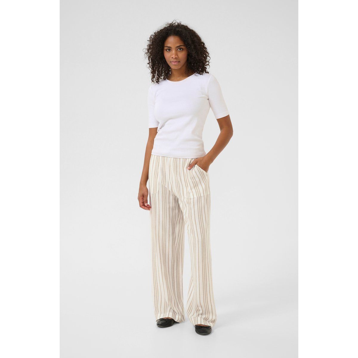 Gestreifte Leinenhose mit weitem Bein