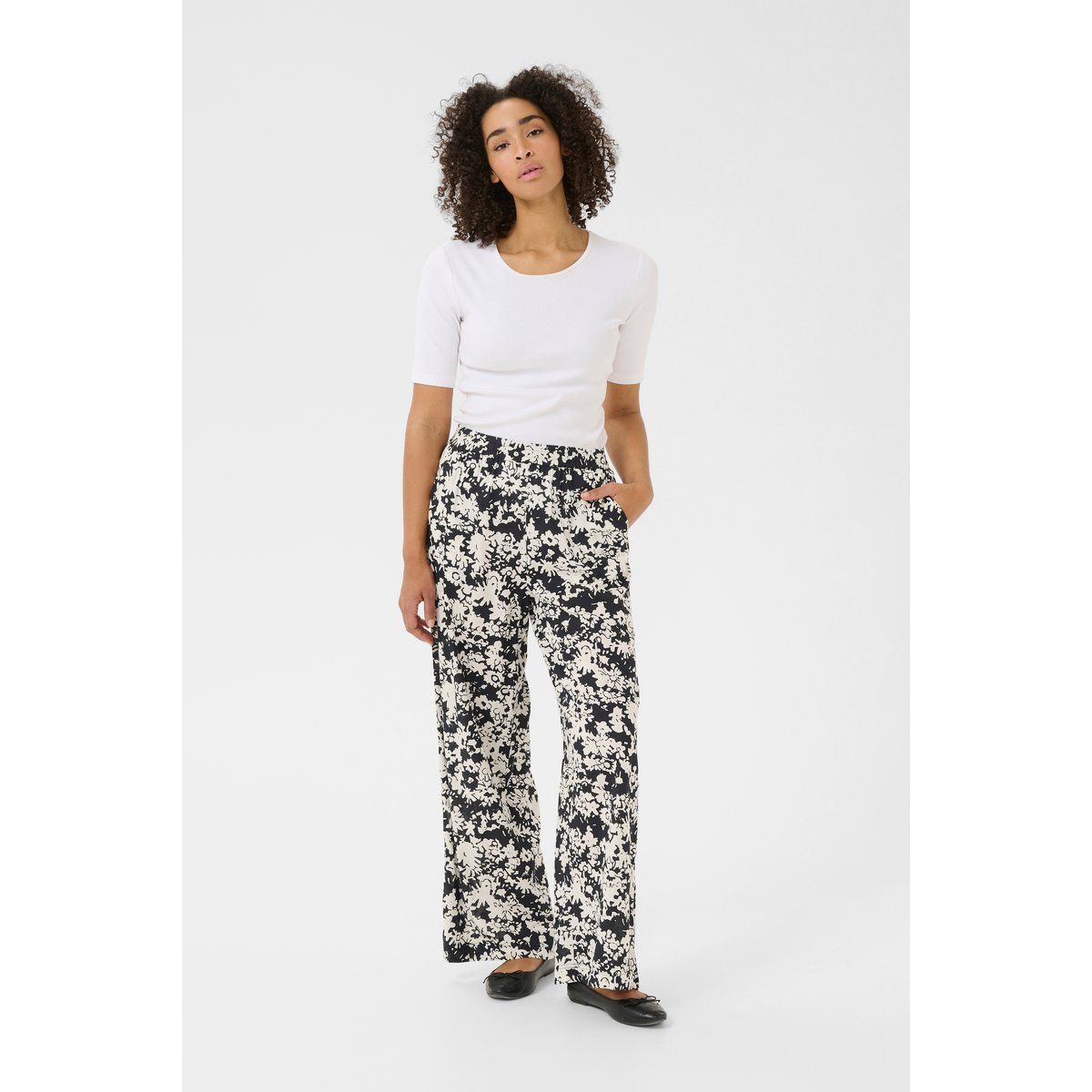 Weite Hose mit Blumenmuster