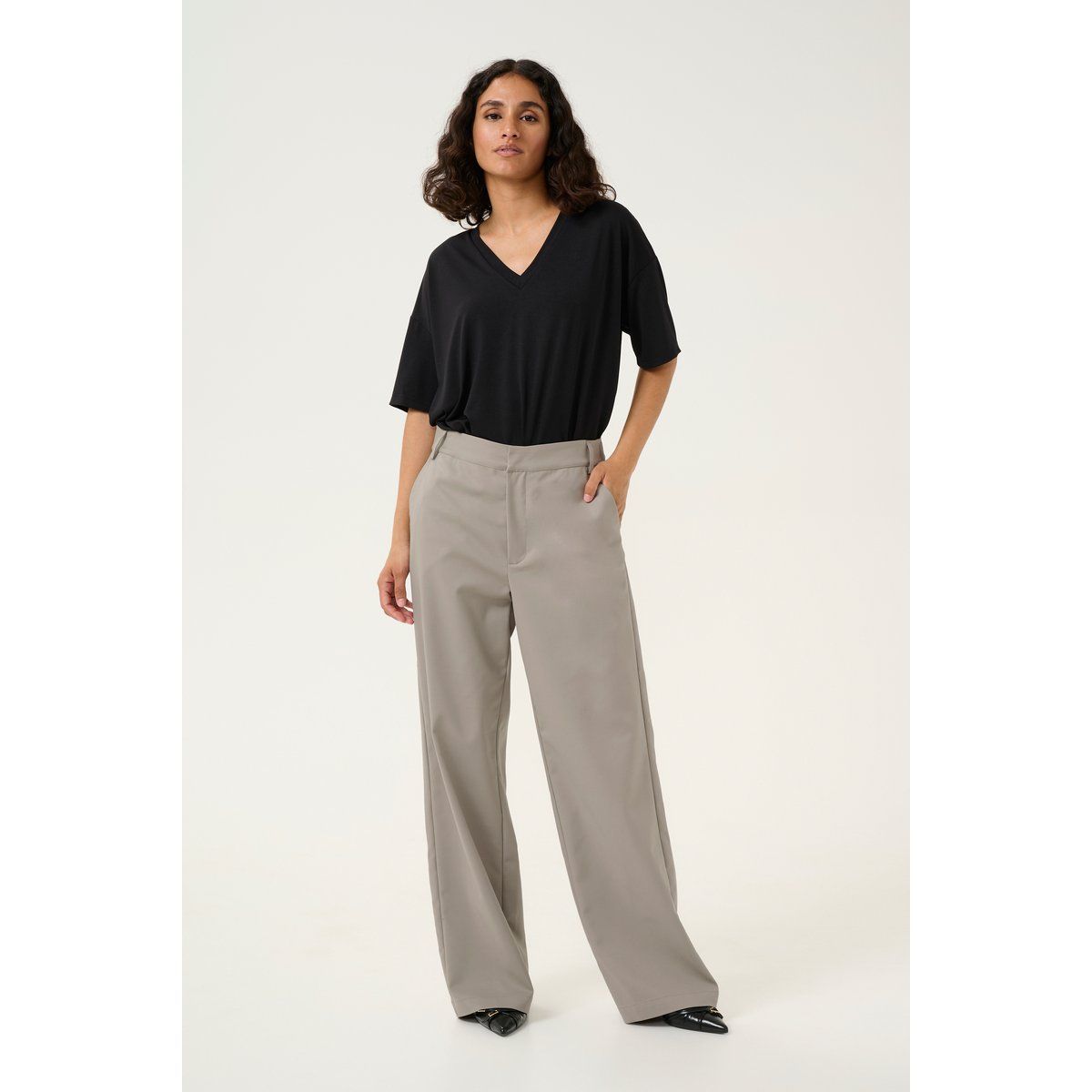 Moderne weit geschnittene Baumwollhose