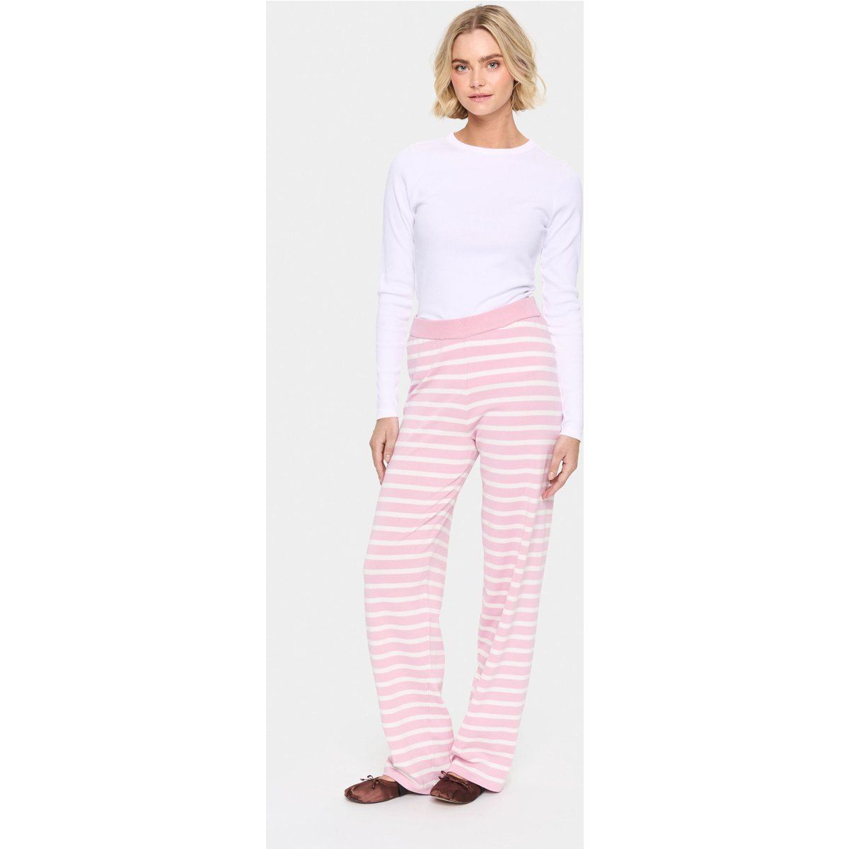 Gestreifte Strickhose mit geradem Bein