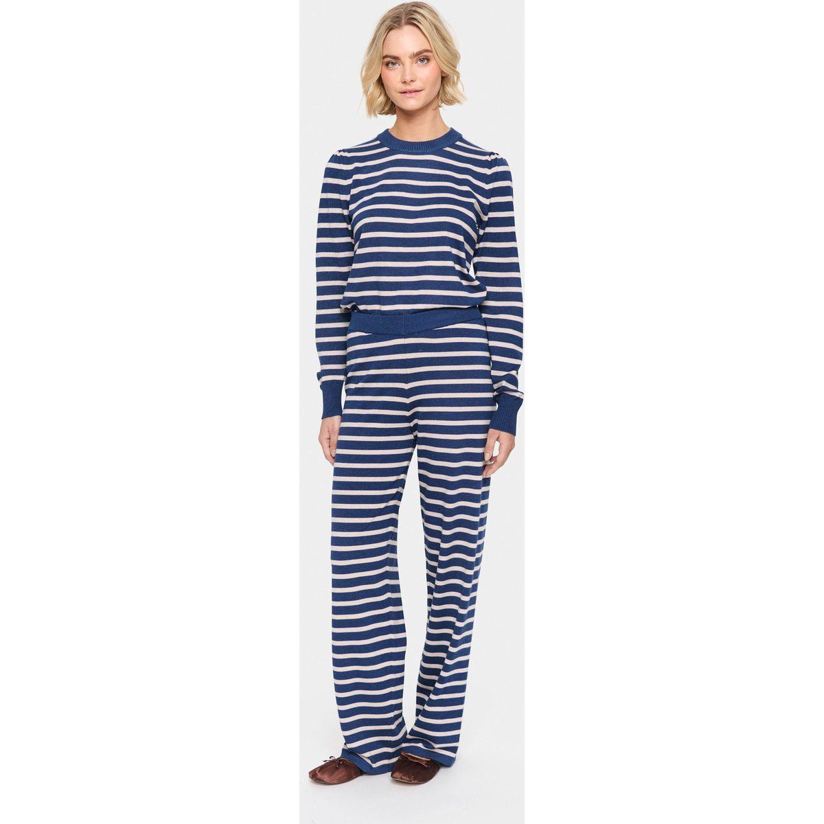 Gestreifte Strickhose mit geradem Bein