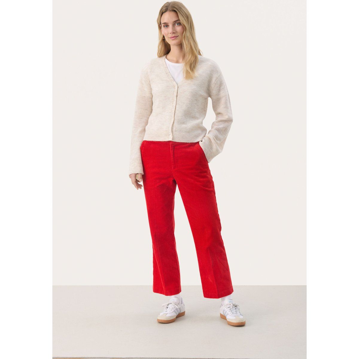 Klassische Cordhose mit geradem Bein