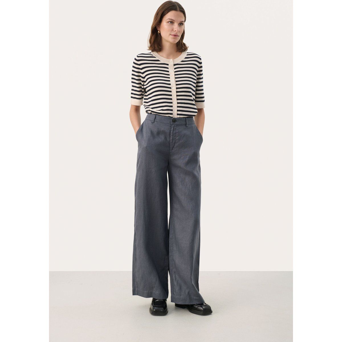 Entspannte Leinenhose mit weitem Bein